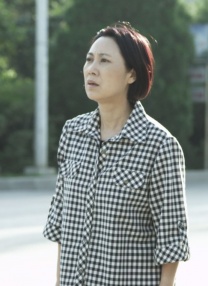 一女被两男吃奶玩乳尖小说